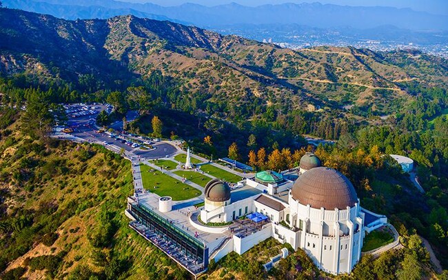 Short distance to Griffith Observatory - 1841 Riverside Dr