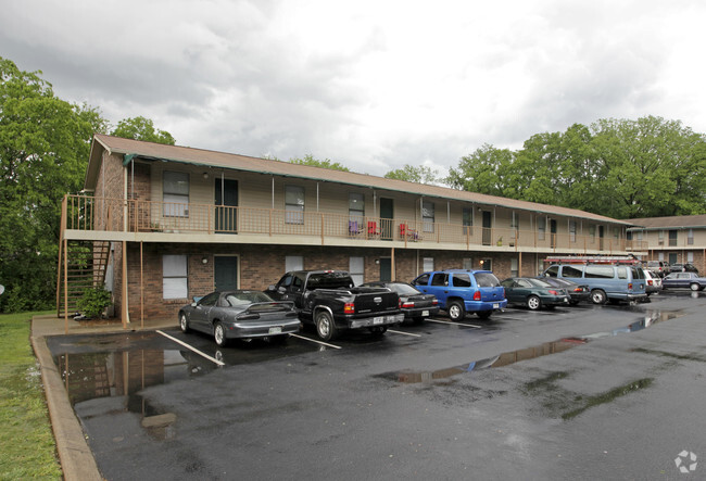 Primary Photo - Bellwood Trace Apartments