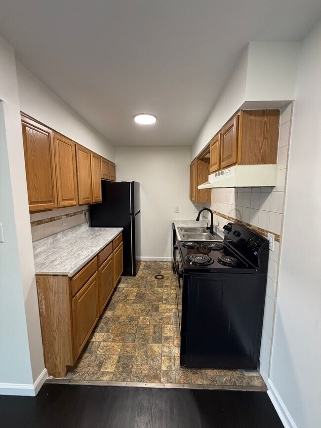 Building Photo - 2376 Westwood Dr