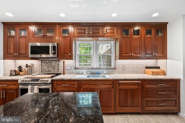 Building Photo - 7362 Clifton Rd