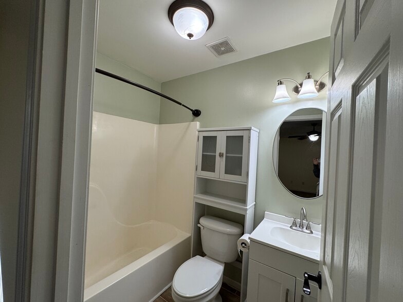 Building Photo - 314 E Louisiana Ave