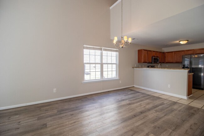 Building Photo - Welcome to this beautifully maintained 3-b...