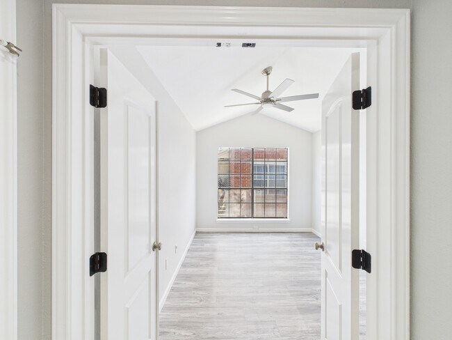 Building Photo - 8055 Cambridge St