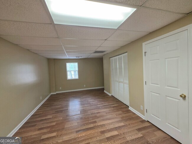 Building Photo - 186 S Red Oak Way