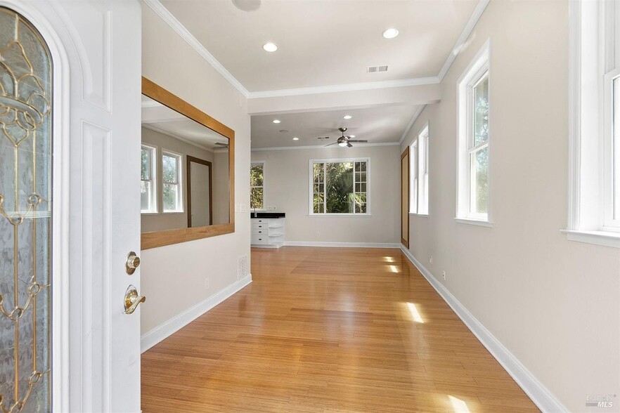 SECOND FLOOR $4,100 - 2 Prospect Dr
