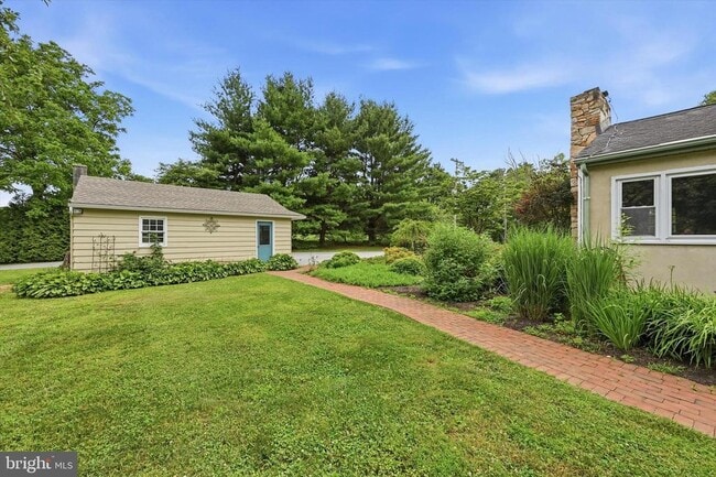 Building Photo - 1058 Glen Hall Rd