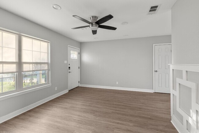 Building Photo - 2308 Devonshire Dr