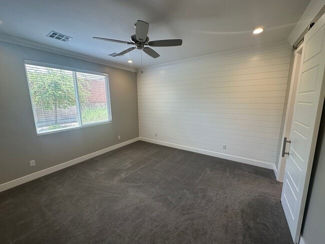 Building Photo - Custom 3 bed plus Office Single Story. Cri...