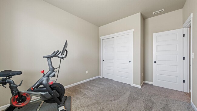 Building Photo - Move-In Ready West Richland Rental – 3-Car Garage, Fenced Yard, Hot Tub Included
