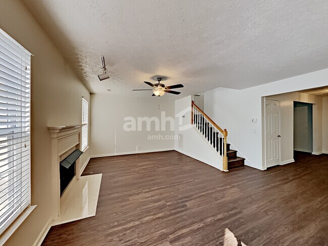 Building Photo - 800 Cainbrook Ct