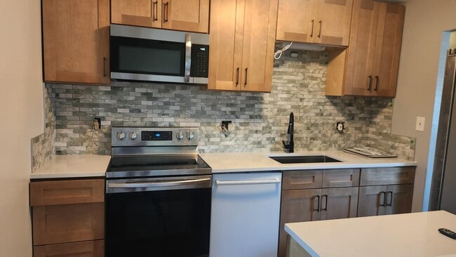 Building Photo - 620 Mistletoe Ct