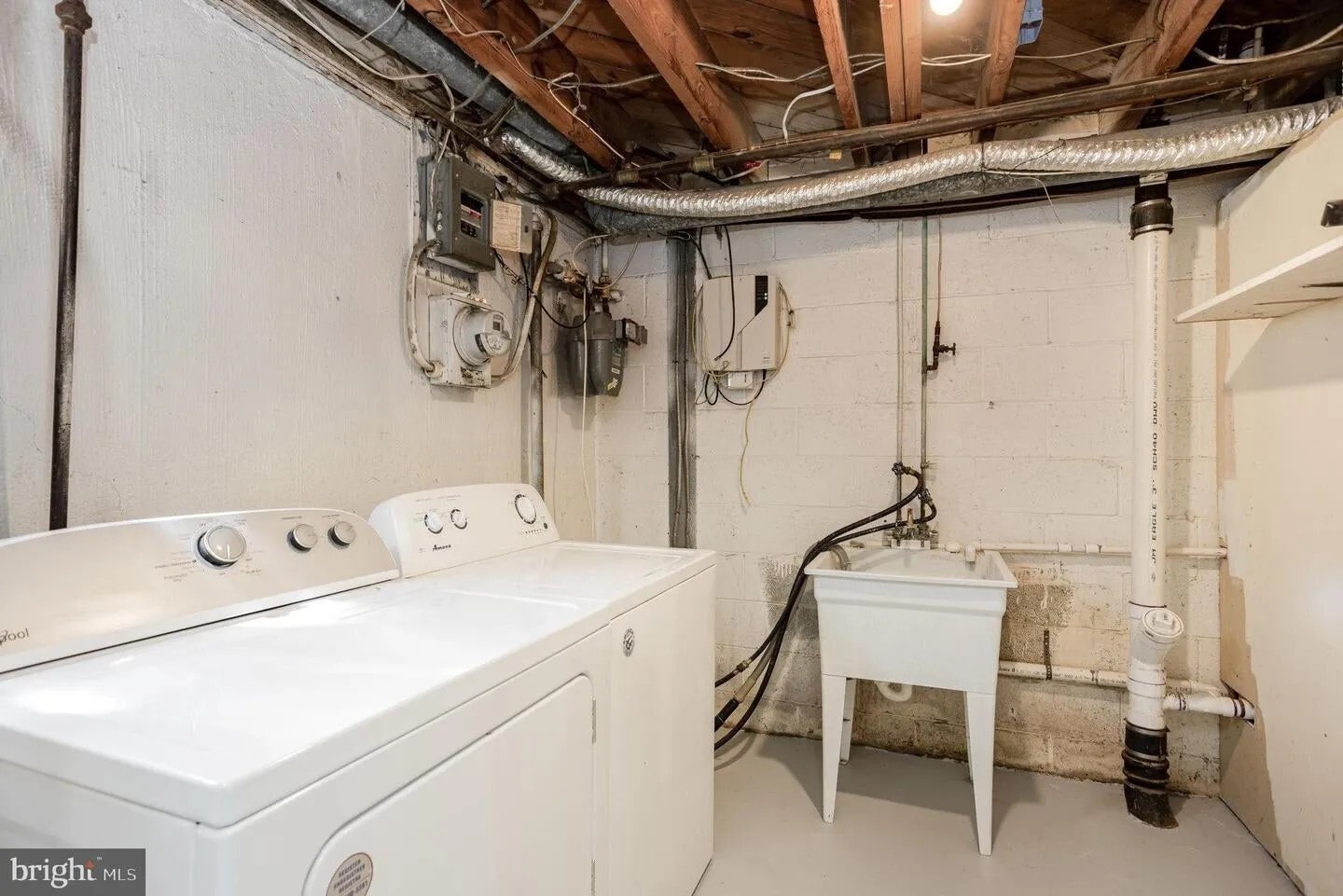 Building Photo - 8125 Mid Haven Rd