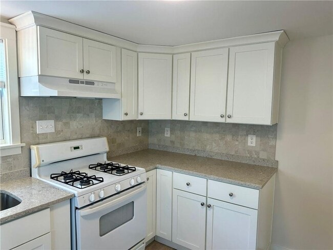 Building Photo - 54 Planet Ave