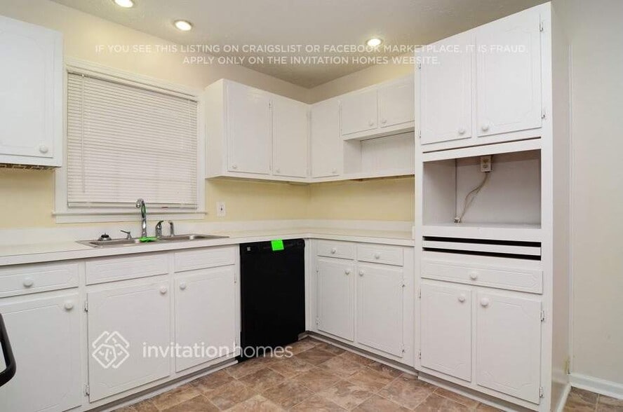 Building Photo - 3370 Doyle Ln SW