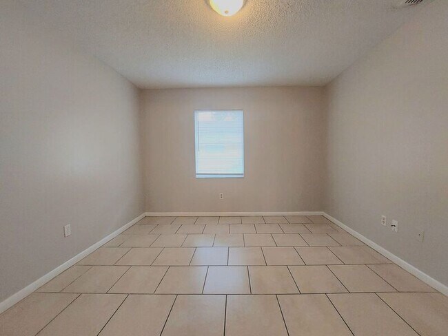 Building Photo - 124 Rebecca Ln