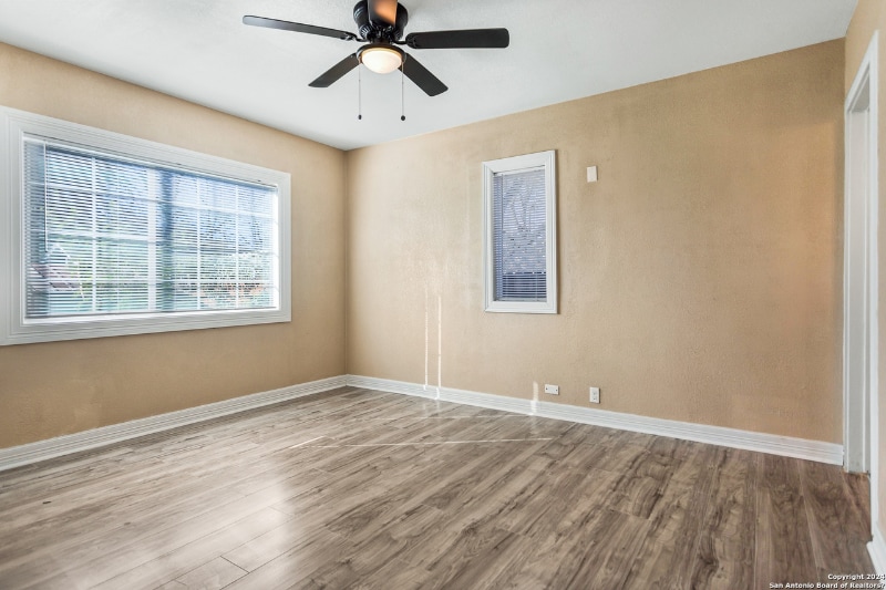 Building Photo - 2228 W Huisache Ave