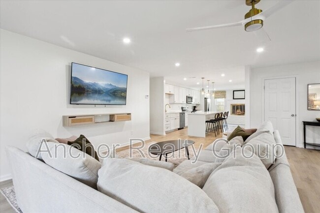 Building Photo - 630 Orangewood Dr