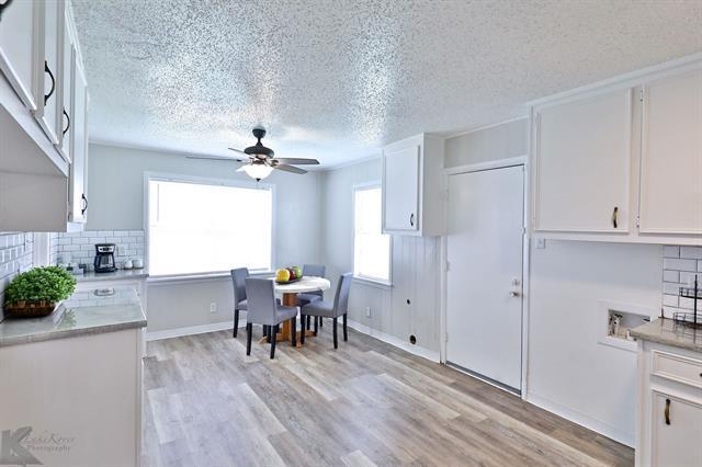 Building Photo - 5489 Encino Rd