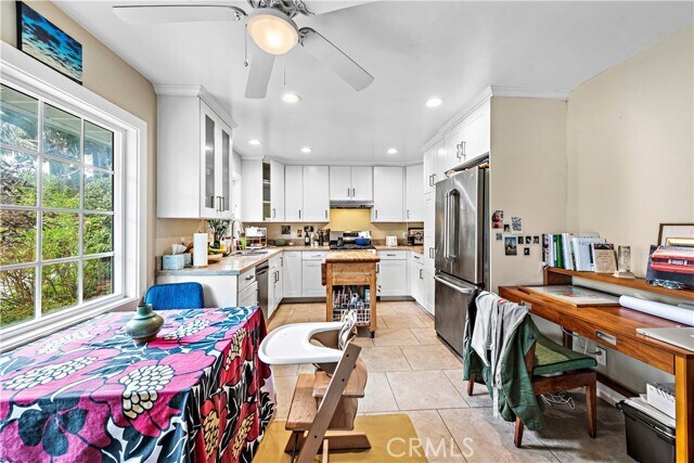 Building Photo - 303 Cazador Ln