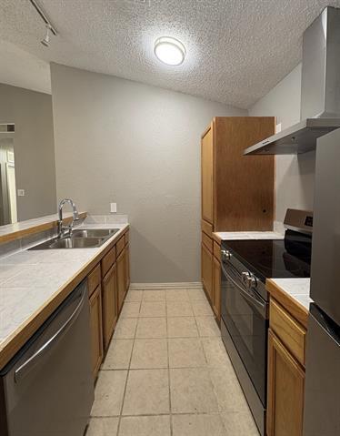 Building Photo - 1206 High Valley Dr