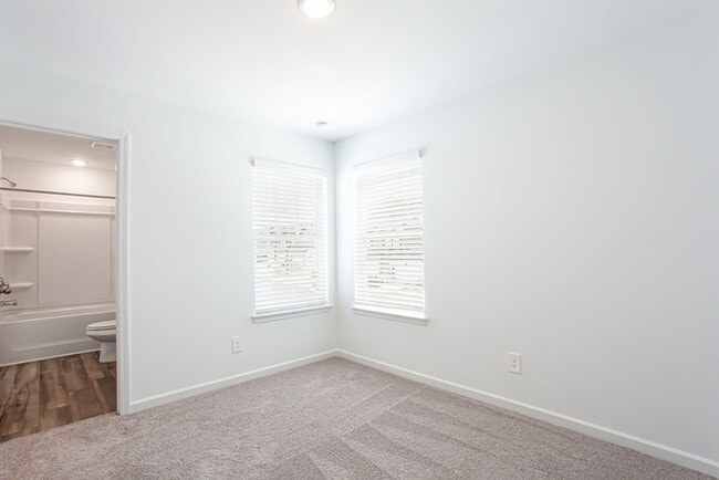 Building Photo - 364 White Tail Rd