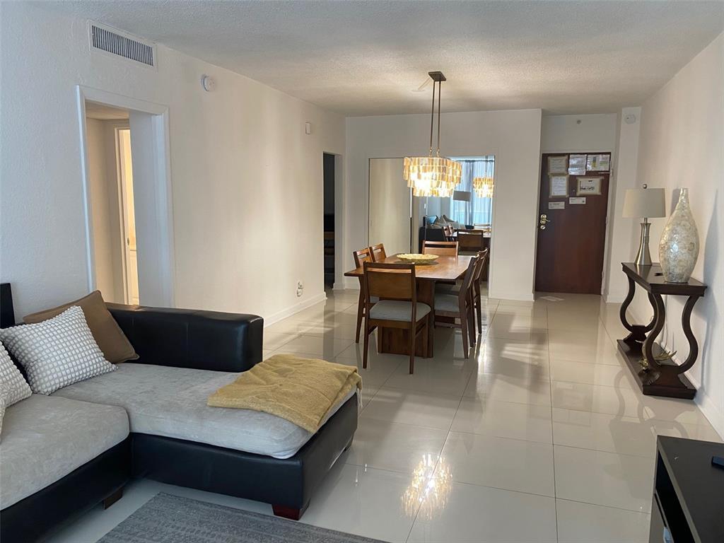 Building Photo - 4001 S Ocean Dr