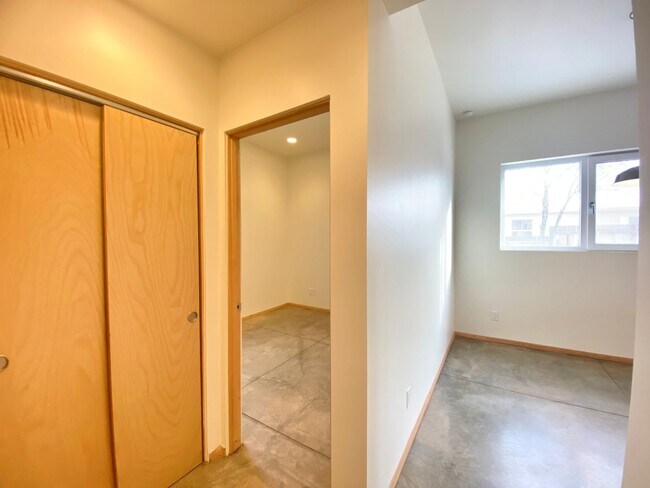 Building Photo - Contemporary Retreat on Dunlap St.