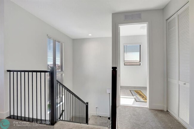 Building Photo - 5273 Lamone Ln