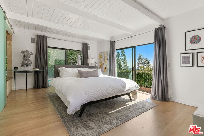 Building Photo - 1644 Marmont Ave