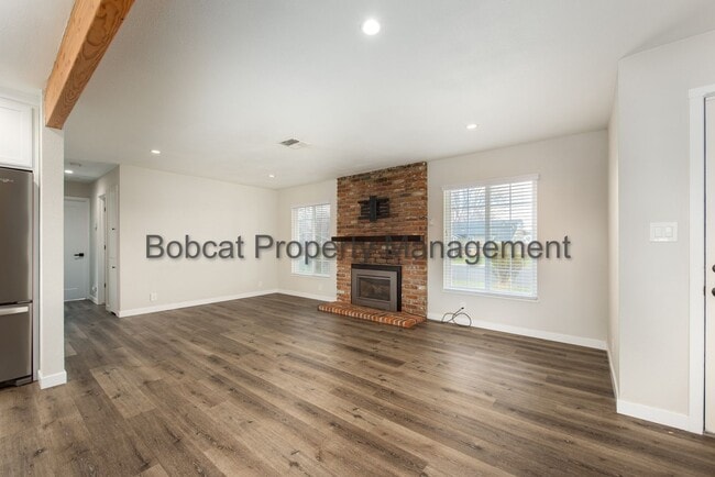 Building Photo - Fully Renovated 2-Bedroom Home in the Heart of Gardnerville