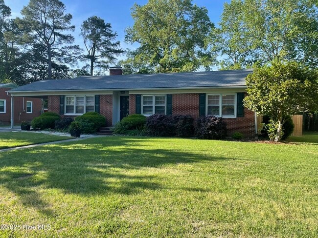 Building Photo - 2417 Slay Dr