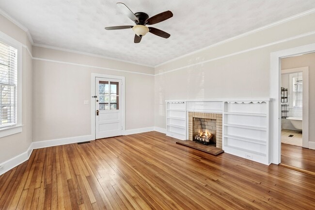 Primary Photo - ELECTRICITY INCLUDED on this Renovated 2 B...