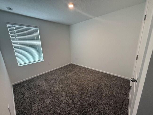 Building Photo - Awesome 4/2 Located in Desirable Yulee Area Nassau County Priced to rent, won't last long!