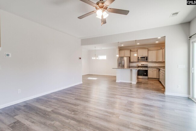 Building Photo - 246 Honey Hill Way