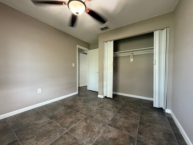 Building Photo - GI House