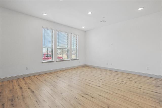 Building Photo - 517 Parkside Dr