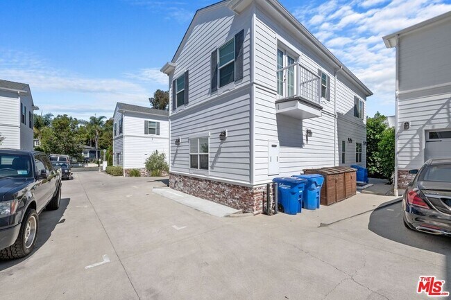Building Photo - 4227 Ince Blvd