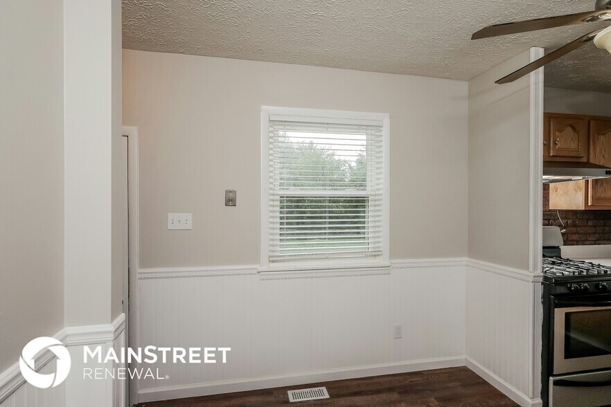 Building Photo - 7415 Hallmark Dr