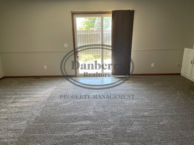 Building Photo - 3018 Gleneagle Dr