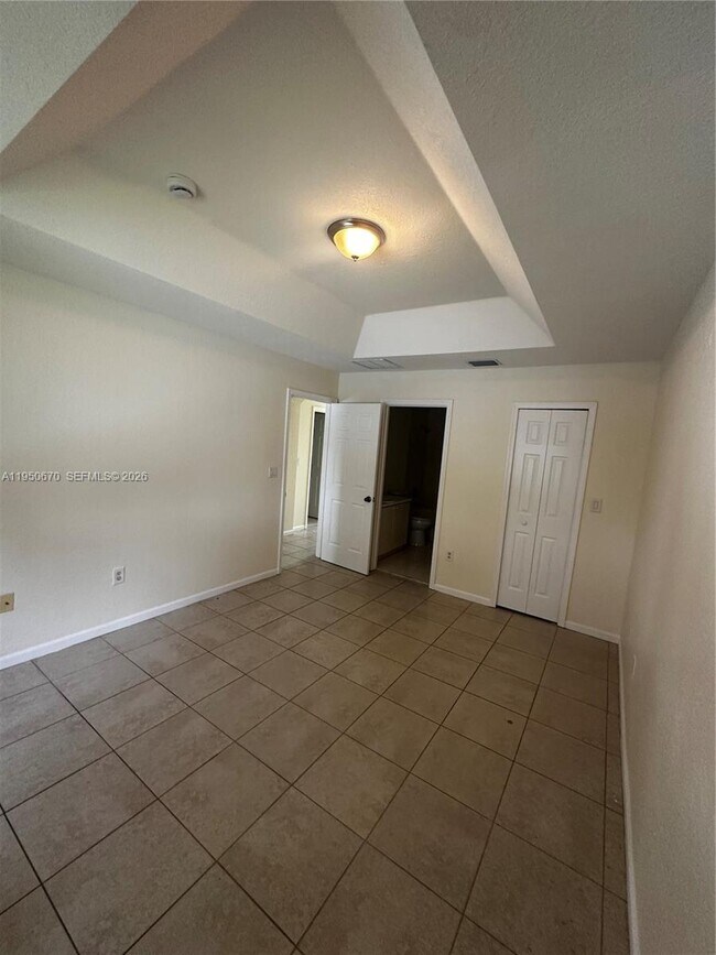 Building Photo - 1440 SE 24th Ct