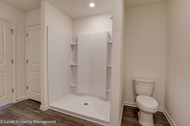 Building Photo - Stunning 4 Bedroom 2 Bath Home in Fairhope Falls Community