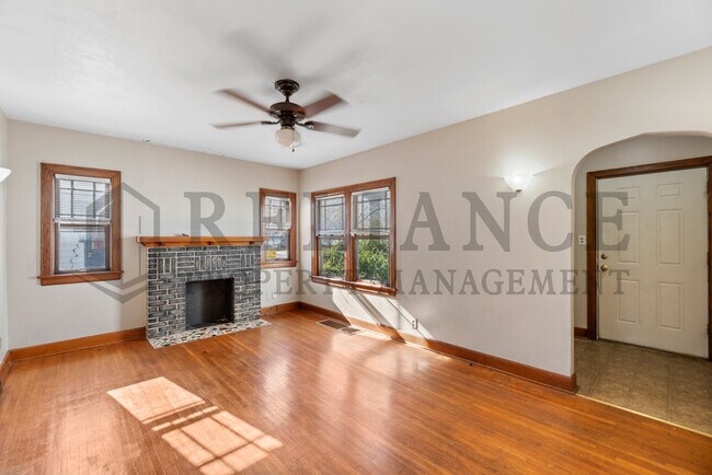 Building Photo - 2010 S Terrace Dr