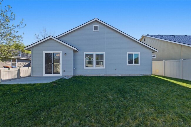 Building Photo - Single Level 3-bedroom 2-bathroom home in SW Boise