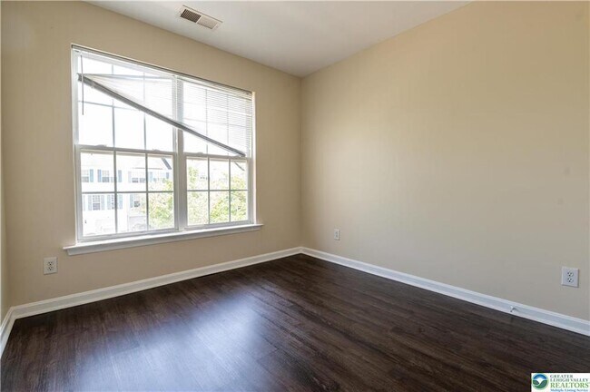 Building Photo - 8475 Putnam Ct