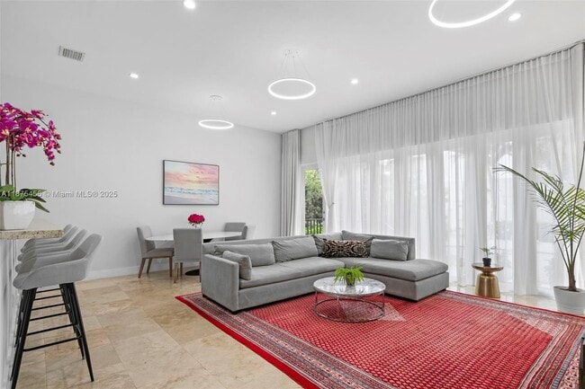 Building Photo - 3506 NE 166th St