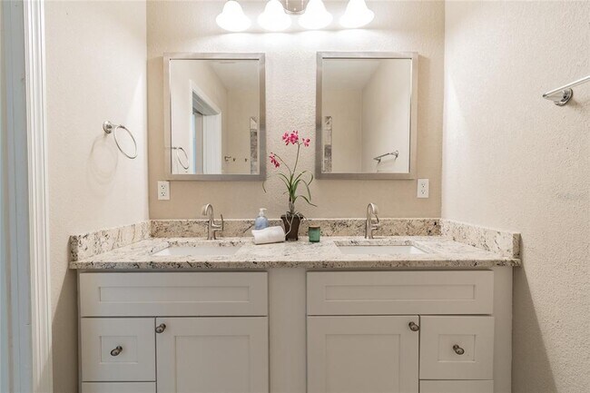 Building Photo - 4106 W Carmen St