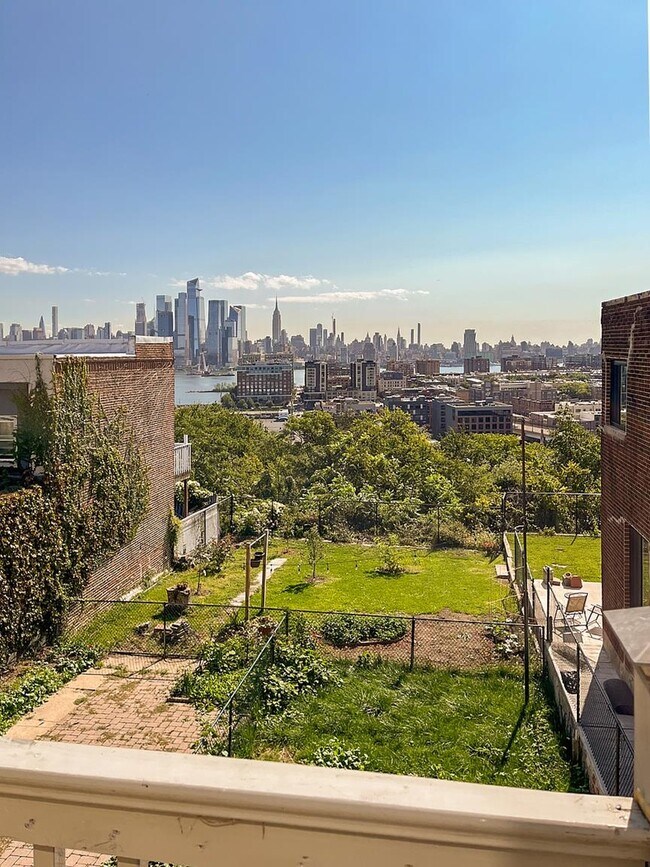 Building Photo - 802 Palisade Ave