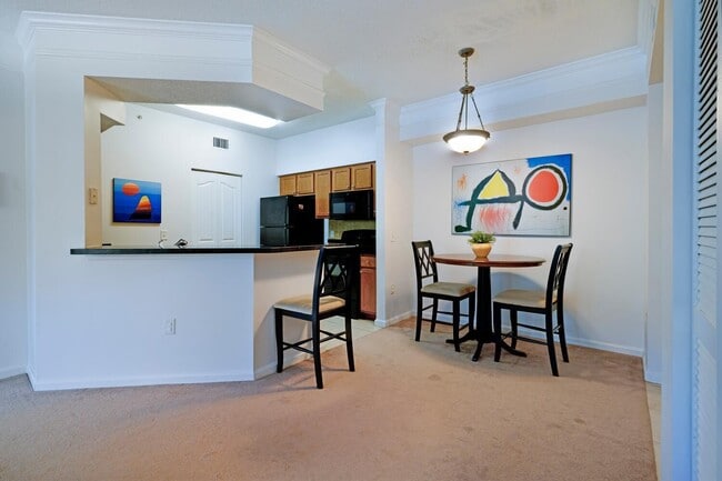 Building Photo - 5205 Myrtlewood Cir E