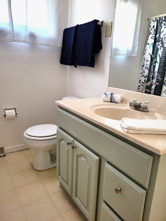 Building Photo - 609 Southland Ave