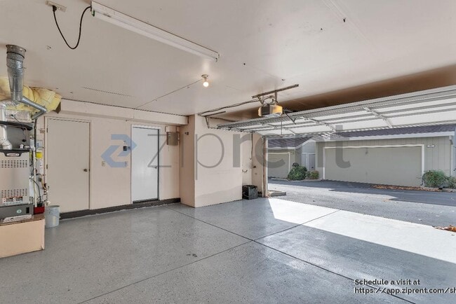 Building Photo - 135 Southwind Dr